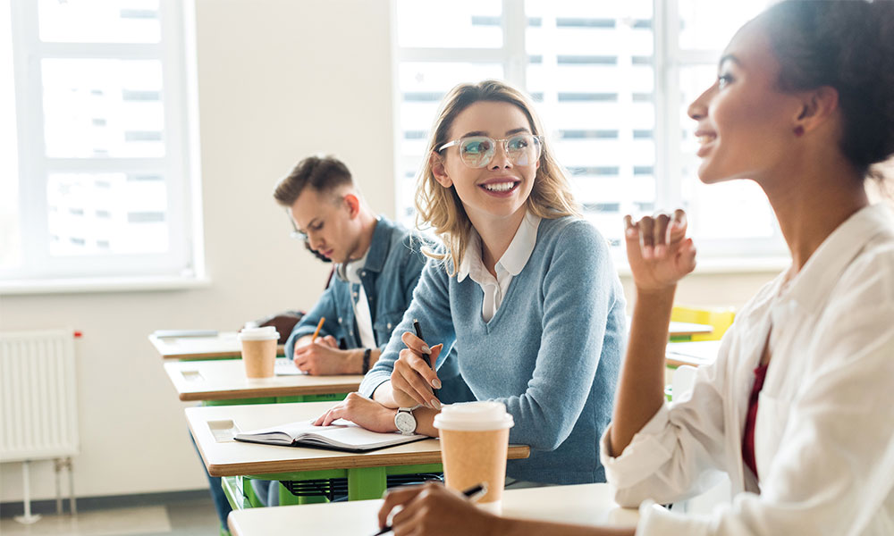 Los beneficios de estudiar una doble titulación de grado superior: ¡no te los pierdas!