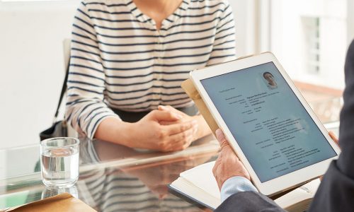 Cómo hacer un currículum para tu primer trabajo
