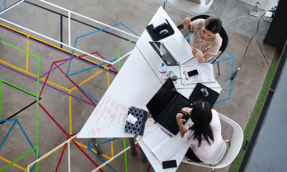 Qué estudiar para trabajar en una oficina: 3 formaciones indispensables