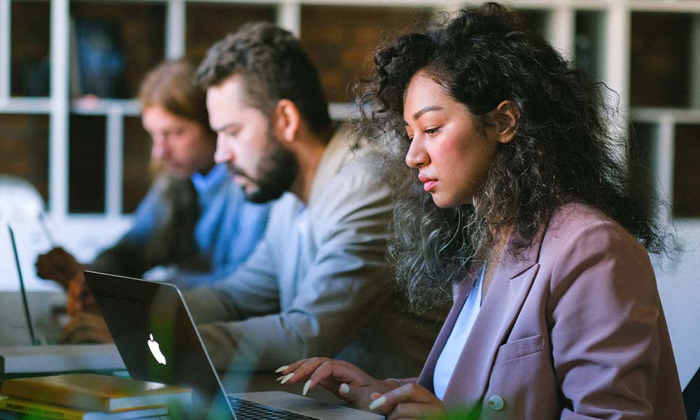 Funciones de un administrativo: la figura clave de la empresa